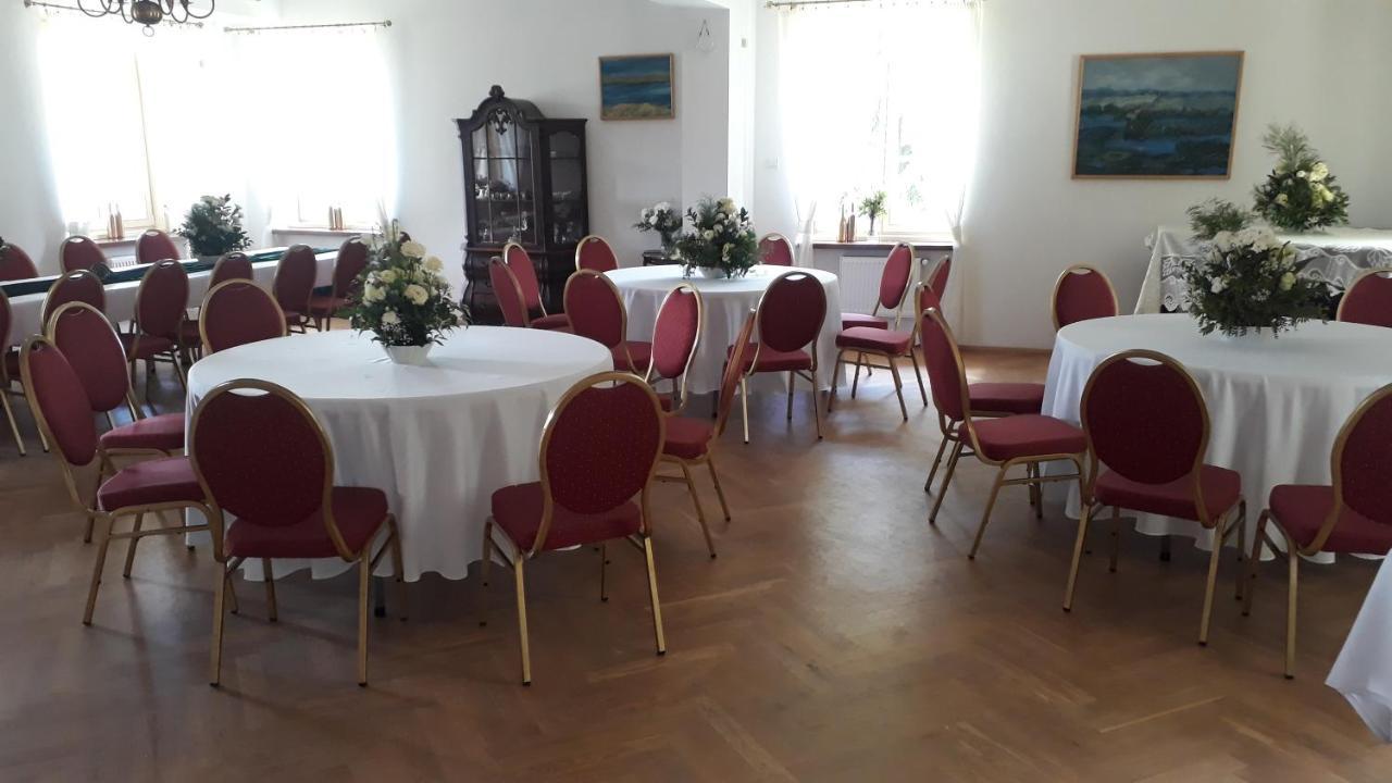 Bed and Breakfast Dwor Strzyzew Zelazowa Wola Екстер'єр фото
