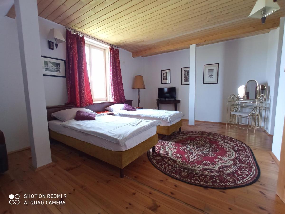 Bed and Breakfast Dwor Strzyzew Zelazowa Wola Екстер'єр фото