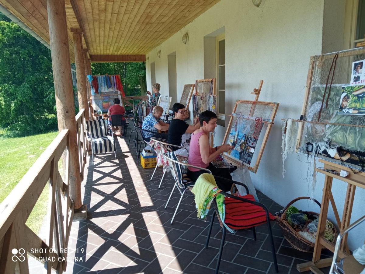 Bed and Breakfast Dwor Strzyzew Zelazowa Wola Екстер'єр фото