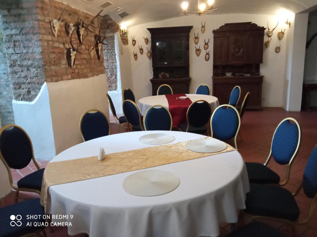 Bed and Breakfast Dwor Strzyzew Zelazowa Wola Екстер'єр фото