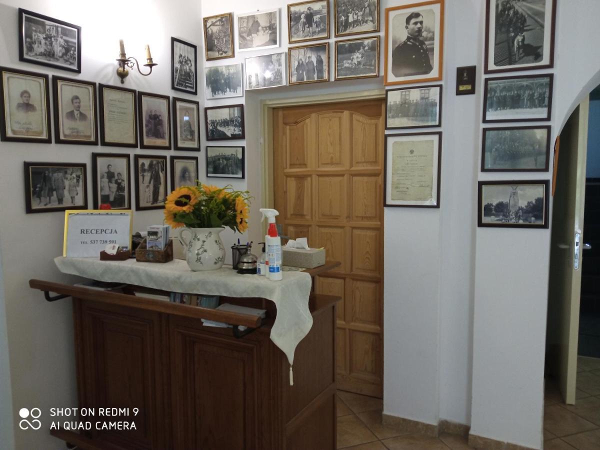 Bed and Breakfast Dwor Strzyzew Zelazowa Wola Екстер'єр фото