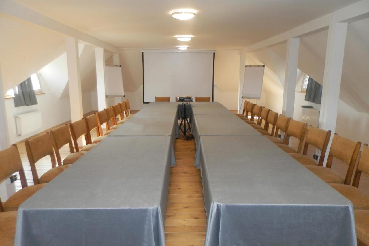 Bed and Breakfast Dwor Strzyzew Zelazowa Wola Екстер'єр фото